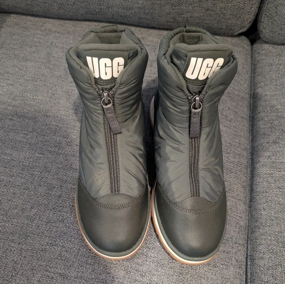 UGG Lakesider Zip Ankle Boot